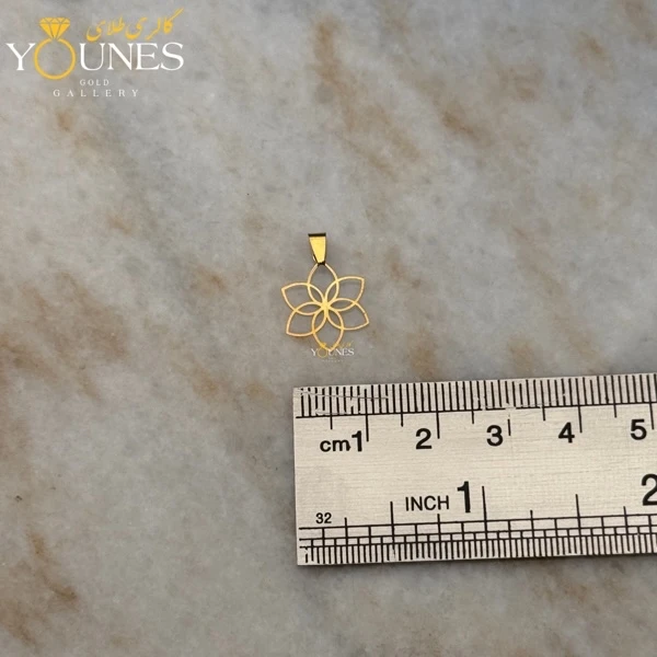 آویز طلا گلبرگ